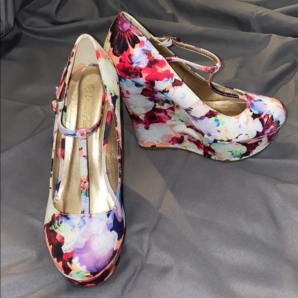 Floral print T-strap Wedge platforms.